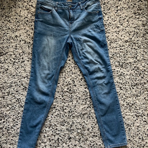 Girl’s Jeans - Picture 2 of 7